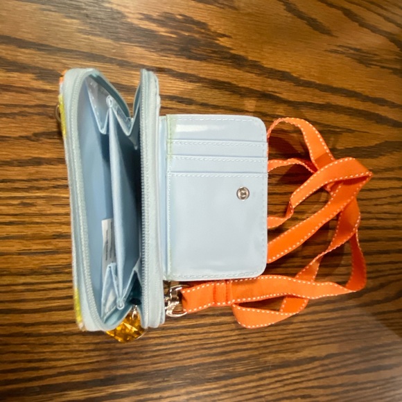 🦋NWOT ID holder w/ lanyard - Picture 4 of 6